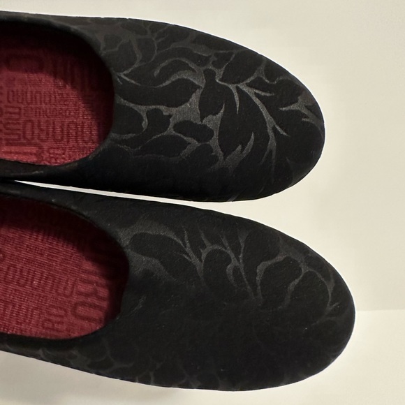 Munro Iriana Floral Slip on Flat in Black - Picture 3 of 6